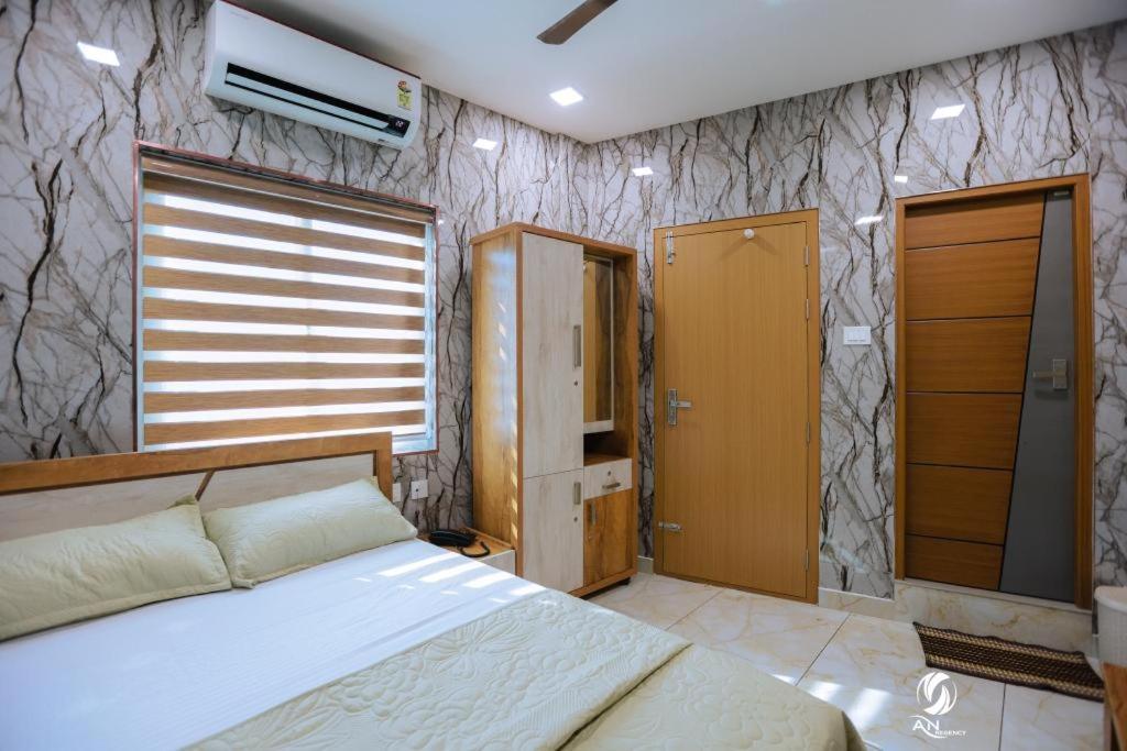 An Regency Hotel Edappal Buitenkant foto